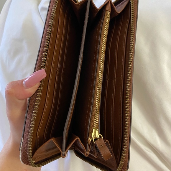 Fossil RFID clutch wallet - Picture 3 of 3